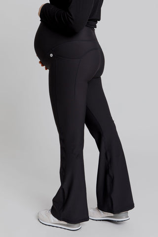 Model wears a size M. She is size 12 and 172cm tall.