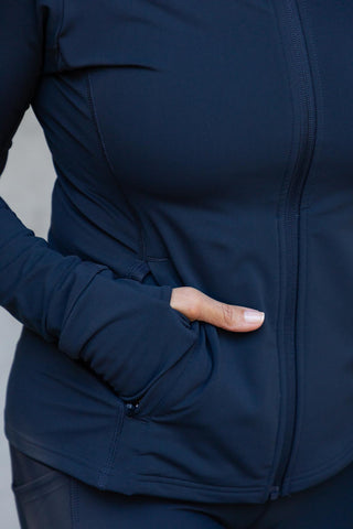 Model wears a S. She is a size 10/12 and is 170cm tall