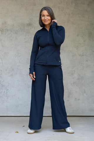 Model wears a S. She is a size 10/12 and is 170cm tall