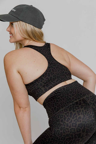 Model wears a size M. She is size 12 and 172cm tall.