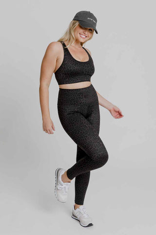 Model wears a size M. She is size 12 and 172cm tall.
