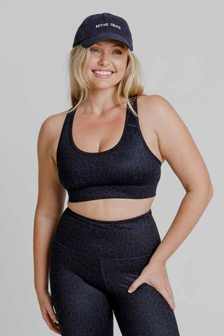 Model wears a size M. She is size 12 and 172cm tall.