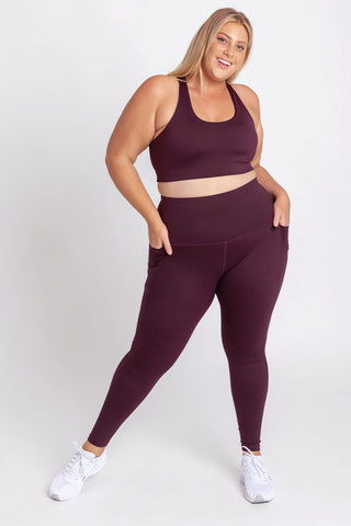 Model wears a XL. She is size 16 and is 172cm tall.