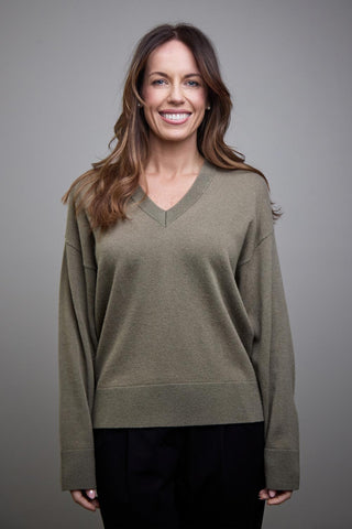 Model wears a S. She is a size 10 and is 170cm tall