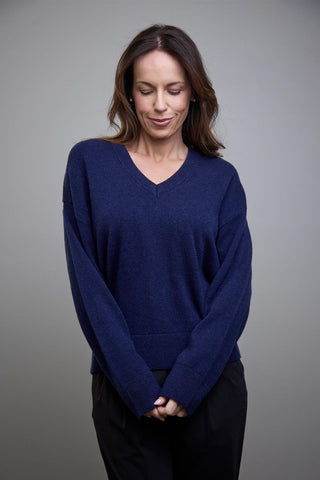 Model wears a S. She is a size 10 and is 170cm tall