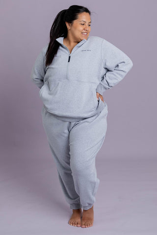 Model wears a 2XL. She is a size 18-20 and is 165cm tall.