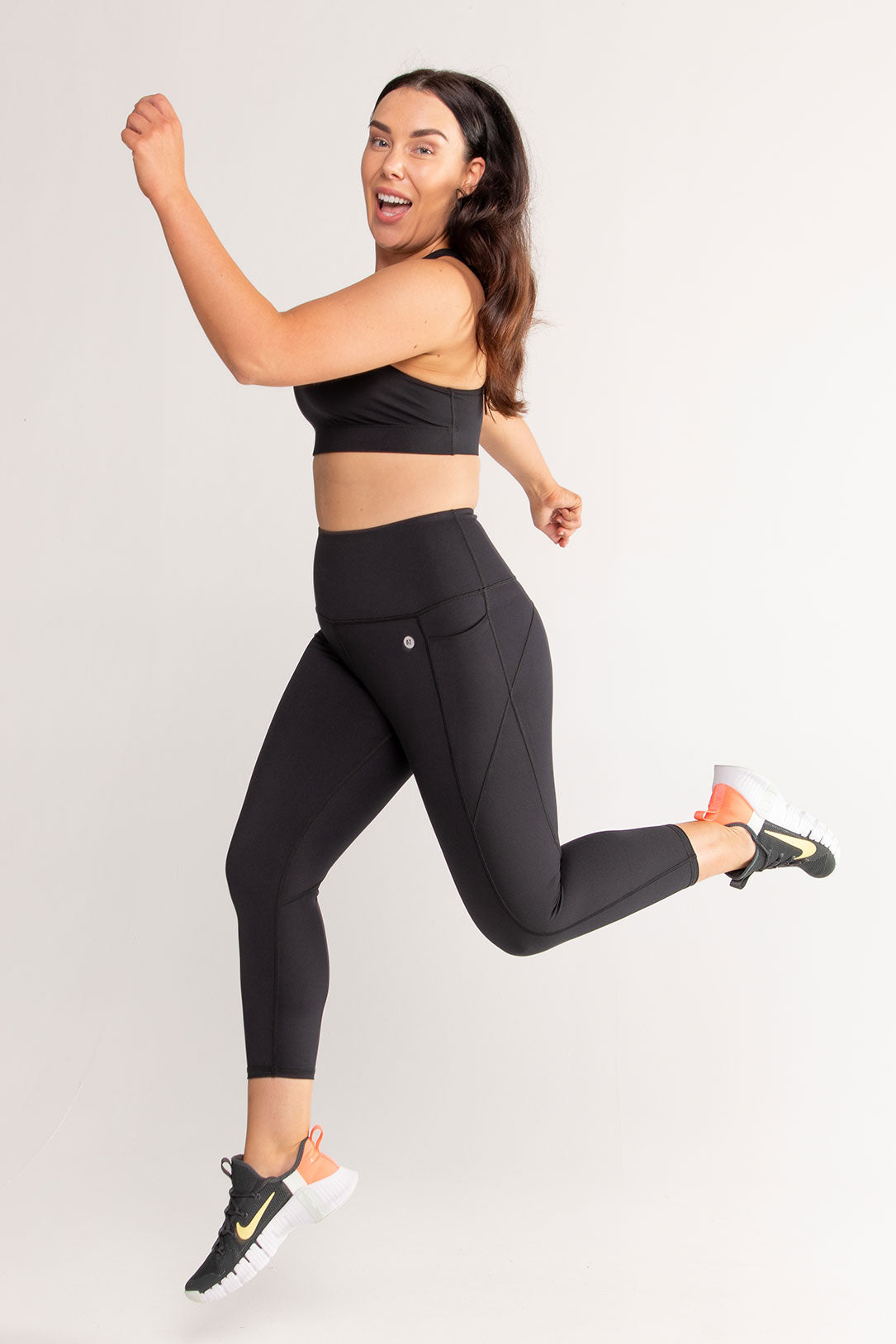 Training Pocket 7/8 Length Gym Tights in Black