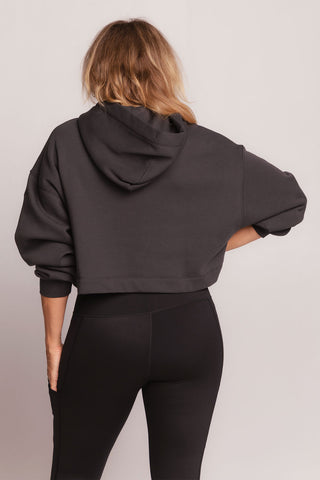 Model wears a L. She is a size 14-16 and is 175cm tall.