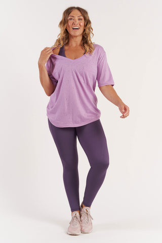 Model wears a L. She is a size 14-16 and is 175cm tall.