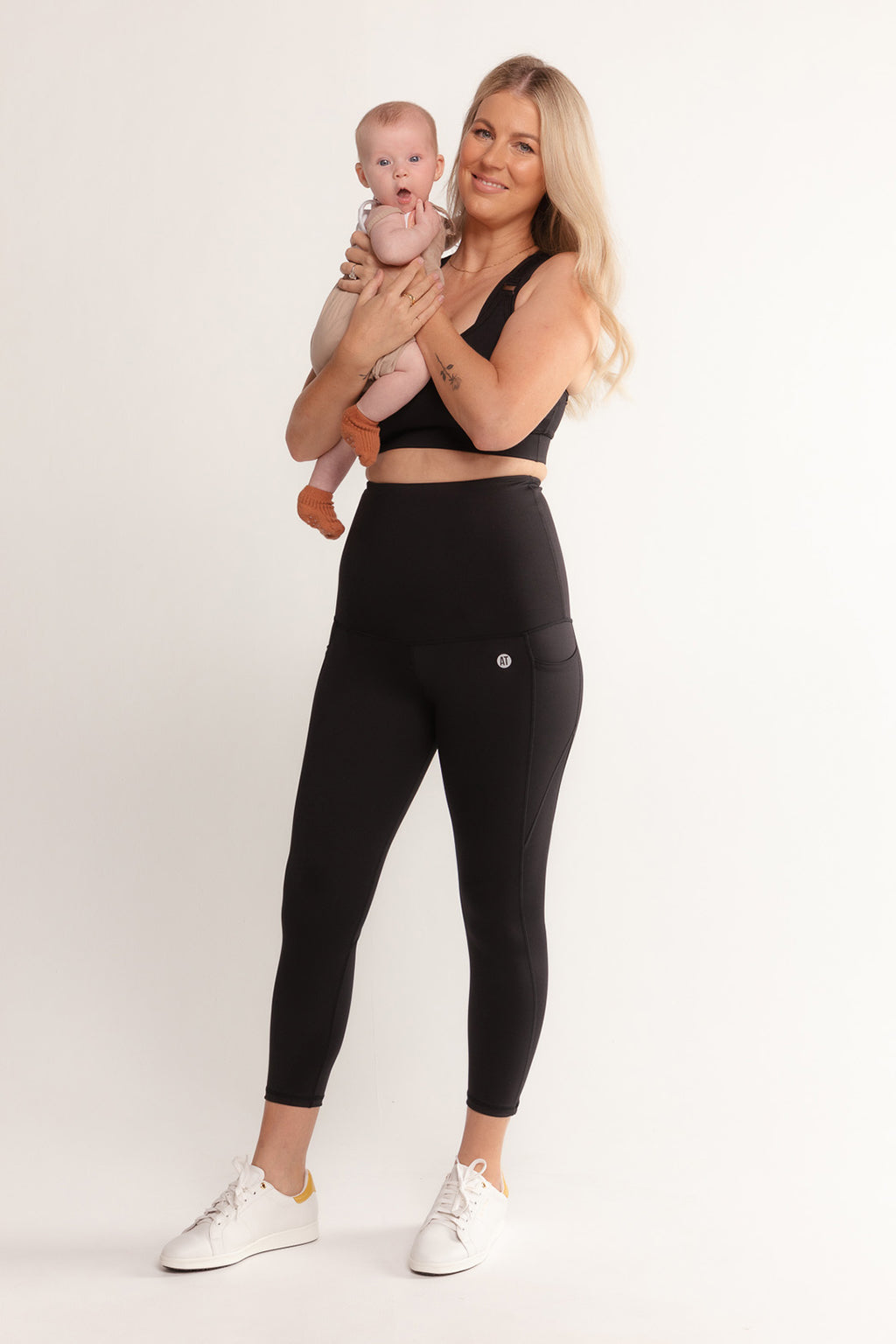 postnatal-recovery-pocket-7-8-tight-black-medium-side
