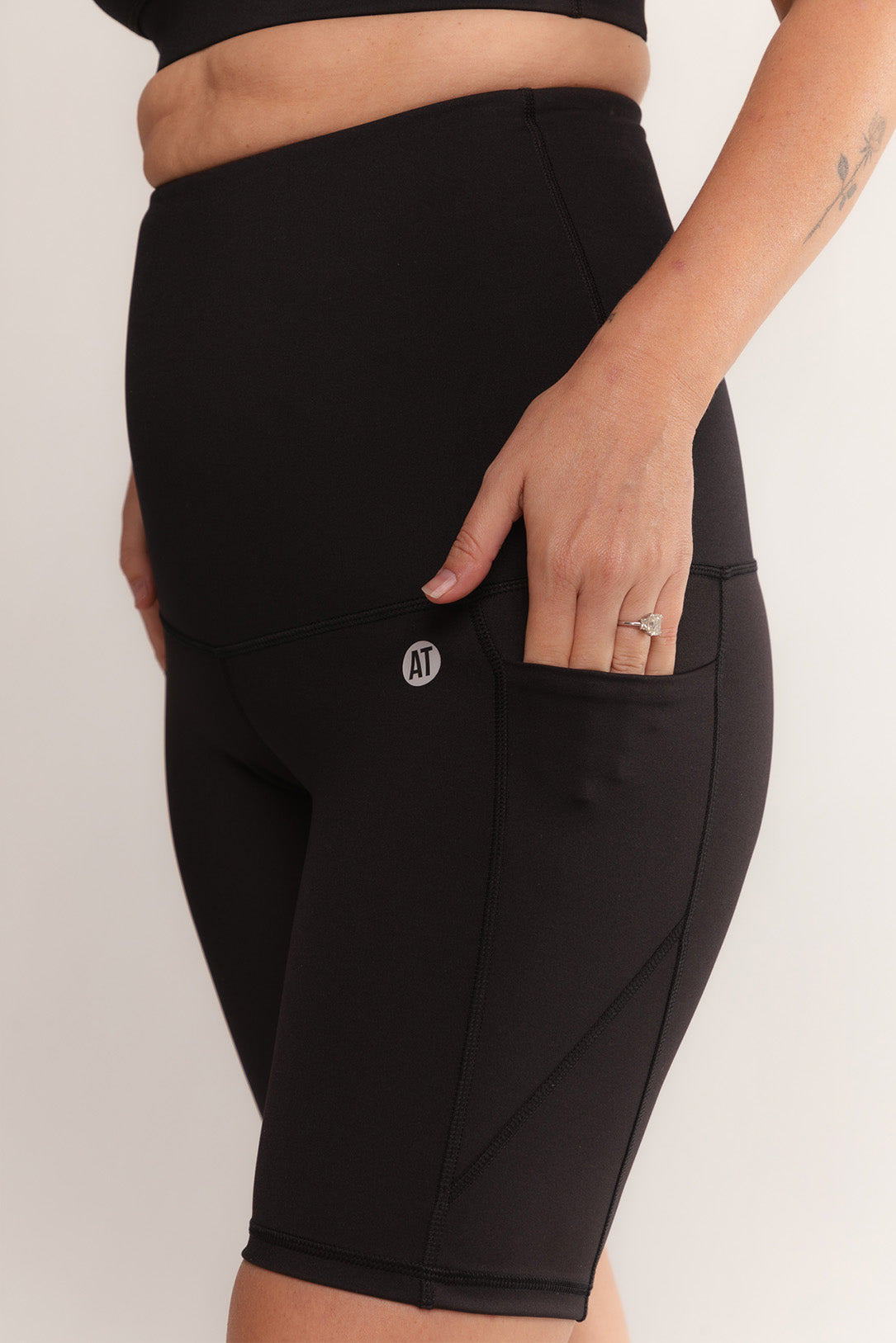 Active Maternity & Postpartum Legging with Mesh Pocket