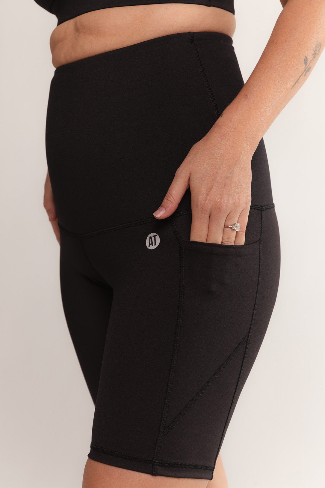     postnatal-recovery-pocket-bike-short-black-medium-side