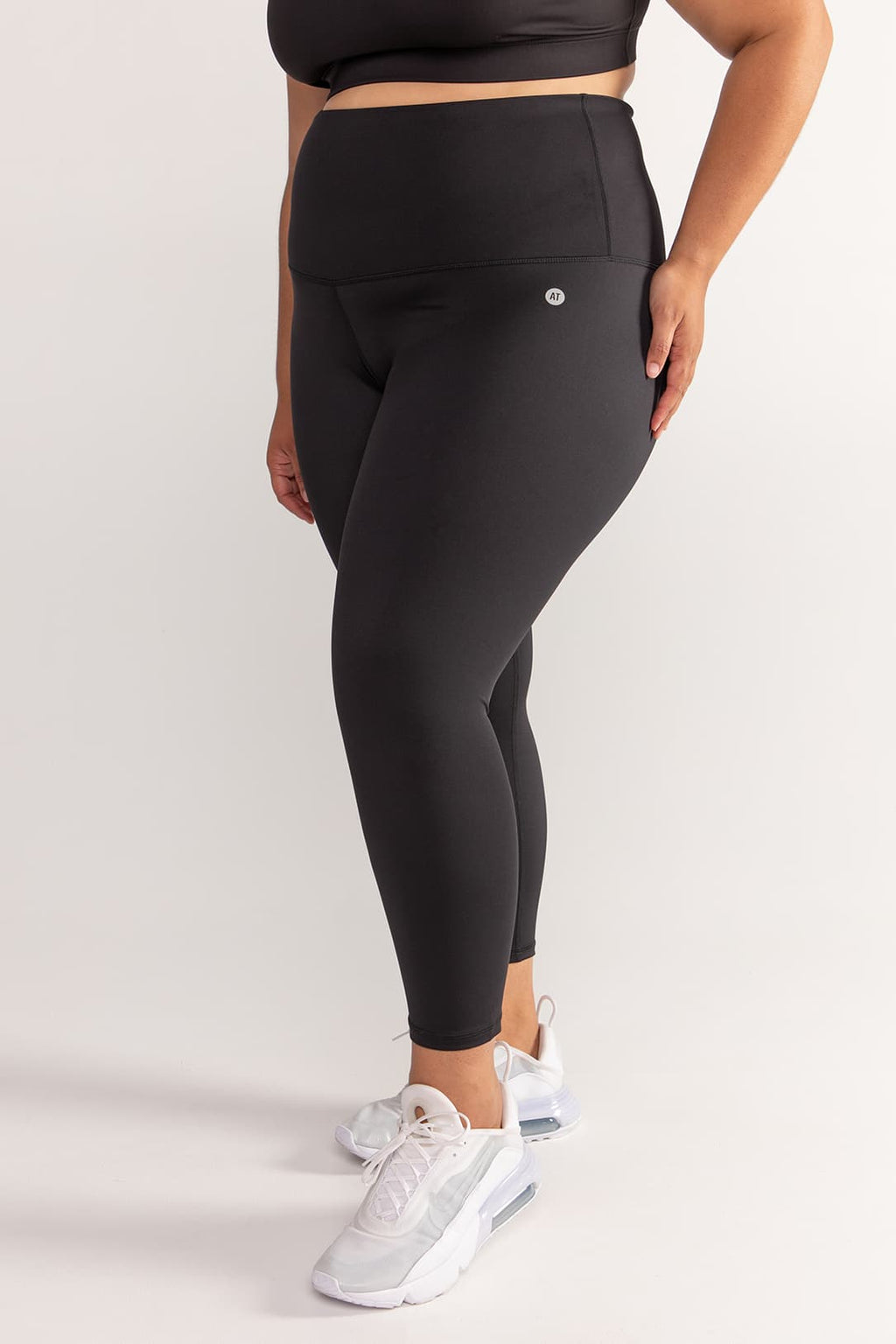 ultra-high-waisted-gym-tights-black-plussize2-front
